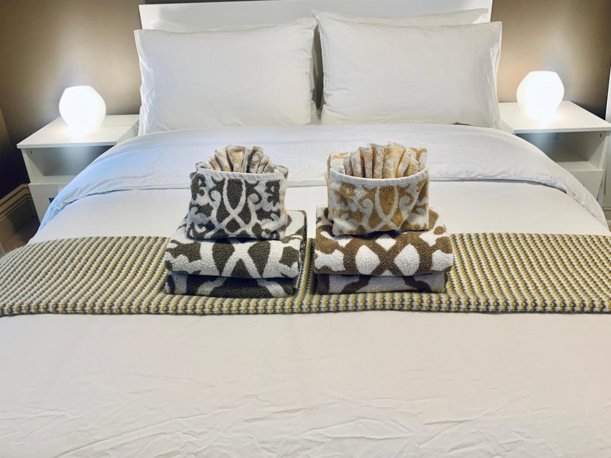 Scorpio House Langley- Room 3 Esterno foto